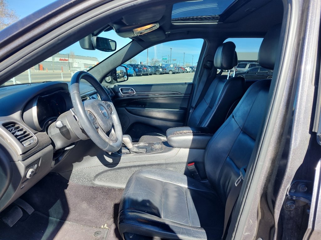 Used 2018 Jeep Grand Cherokee Limited w/ Trailer Tow Group IV image 16