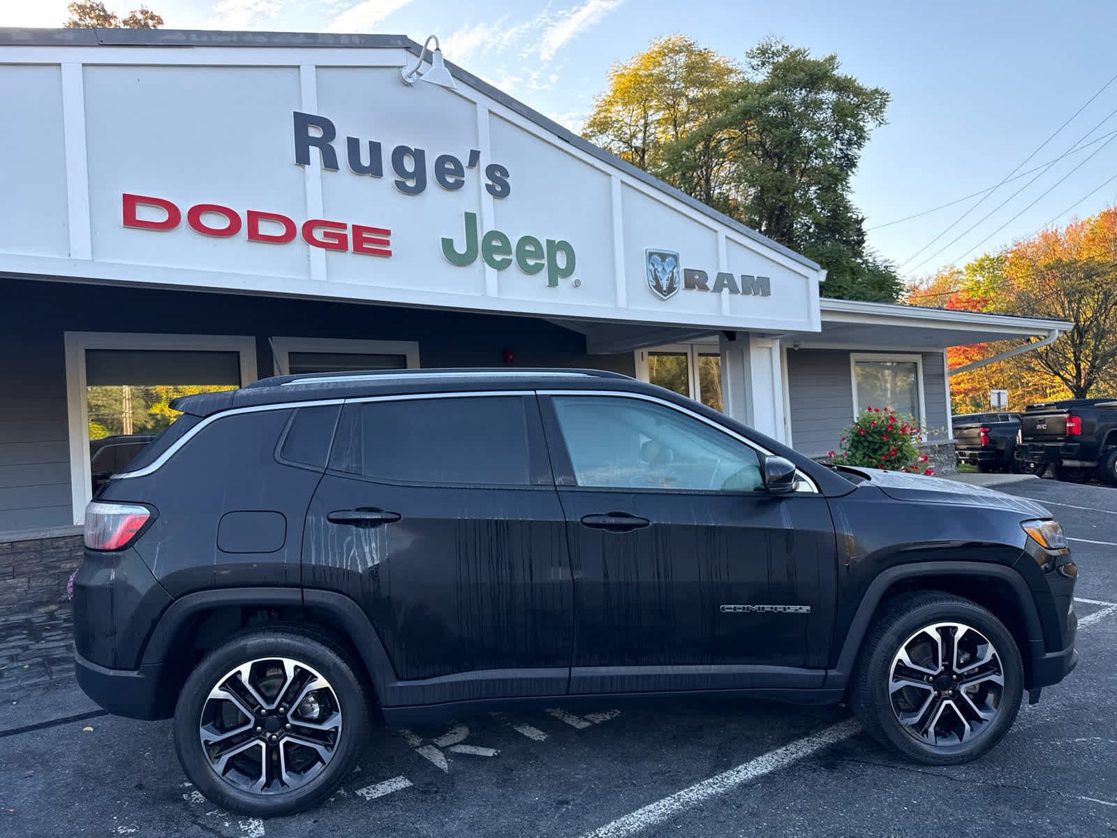 Used 2022 Jeep Compass Limited w/ Sun and Sound Group AWD/4WD image 2