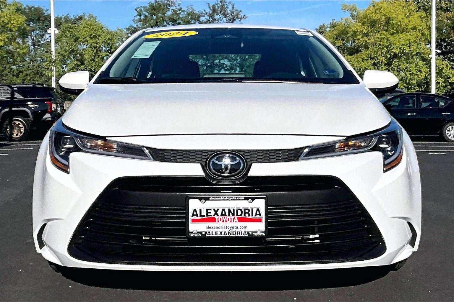 Used 2024 Toyota Corolla LE FWD image 3