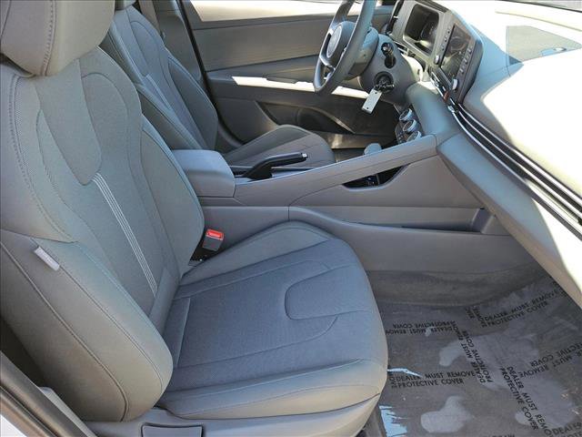 Used 2025 Hyundai Elantra SE FWD image 24