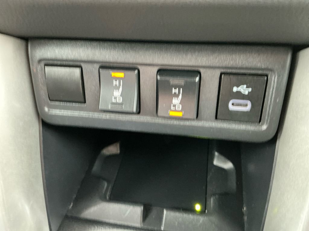 Used 2024 Toyota Corolla Cross XLE image 17