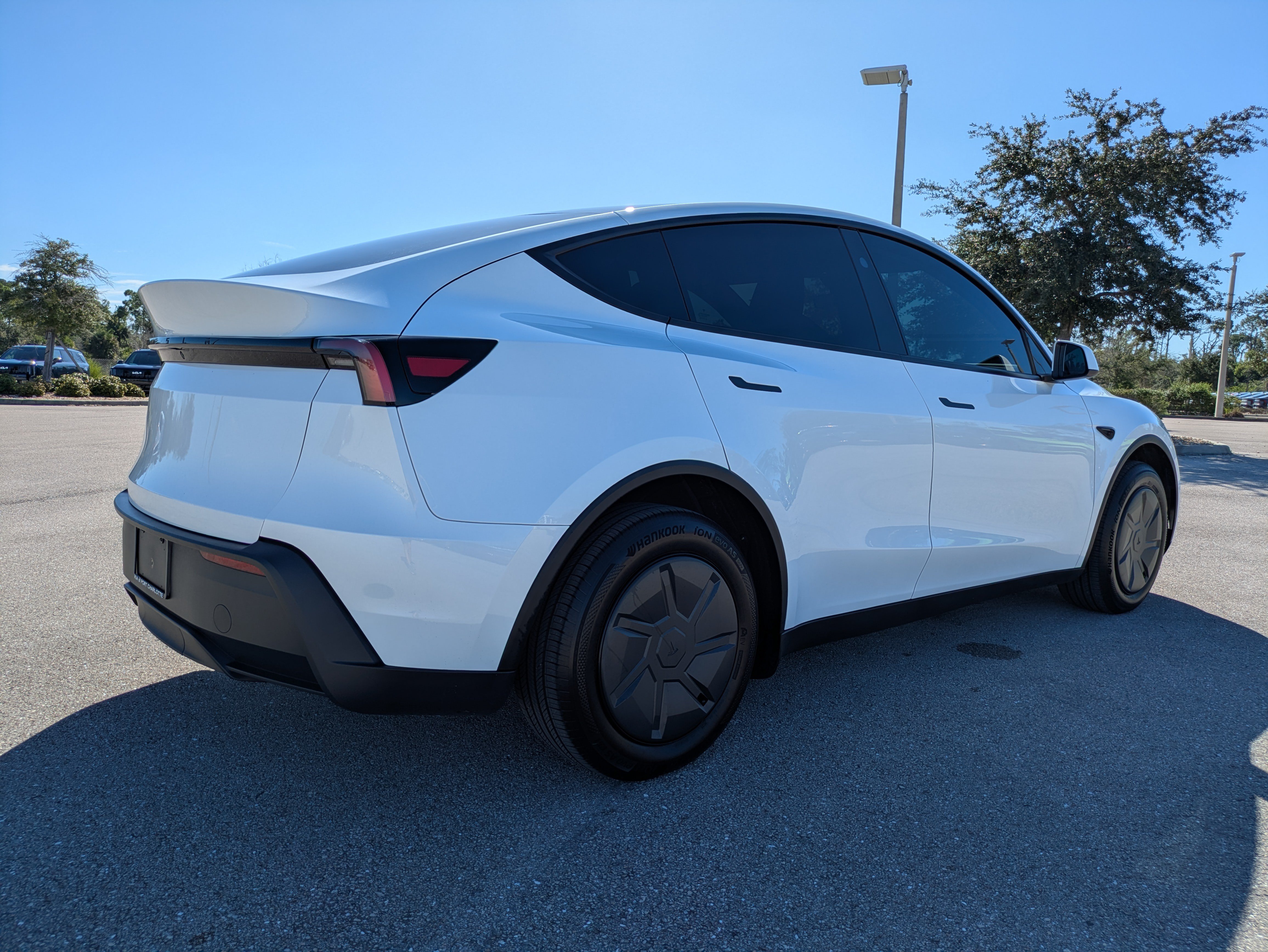 Used 2026 Tesla Model Y Long Range RWD image 4
