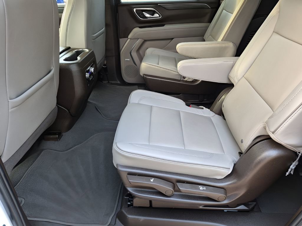 Used 2023 GMC Yukon XL SLT w/ SLT Premium Package image 20