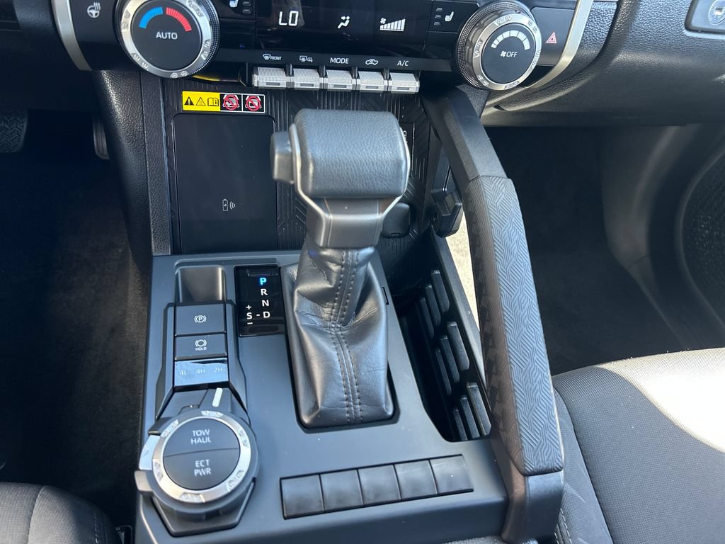 Certified 2025 Toyota Tacoma SR5 AWD/4WD image 26