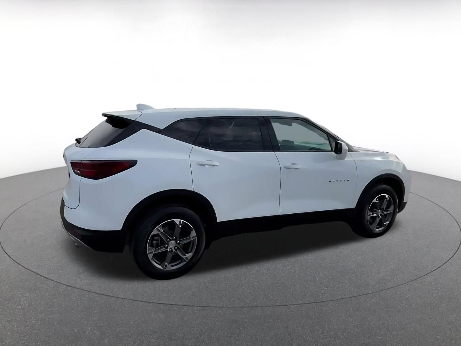 Used 2026 Chevrolet Blazer LT FWD image 13