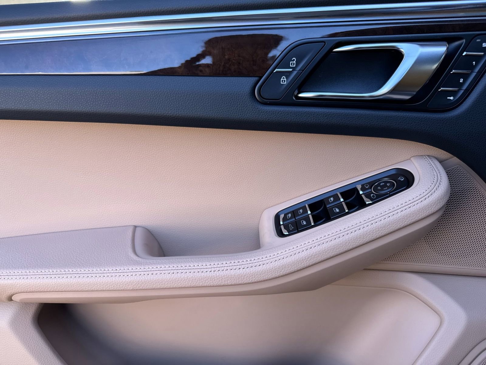 New 2026 Porsche Macan S AWD/4WD image 12