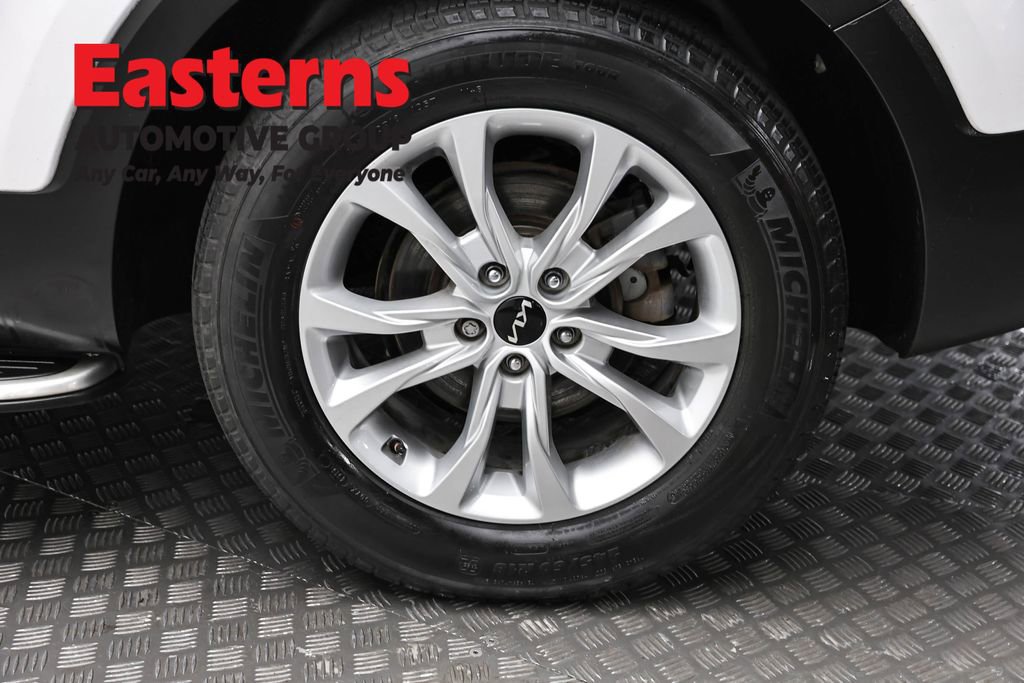 Used 2022 Kia Telluride LX AWD/4WD image 8