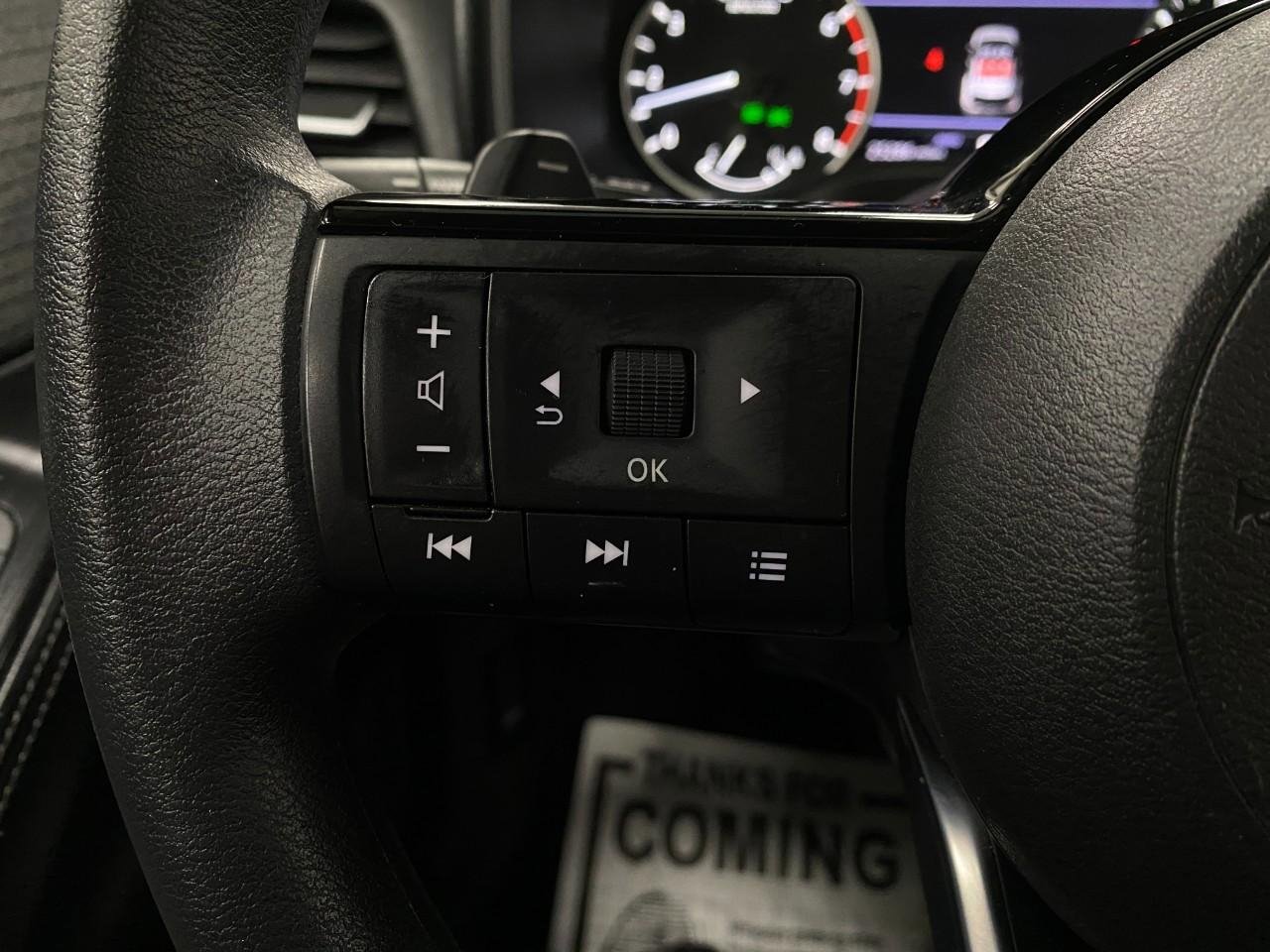 Used 2023 Nissan Rogue SV image 15