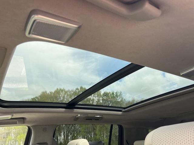 Certified 2023 Cadillac Escalade ESV Premium Luxury Platinum RWD image 40