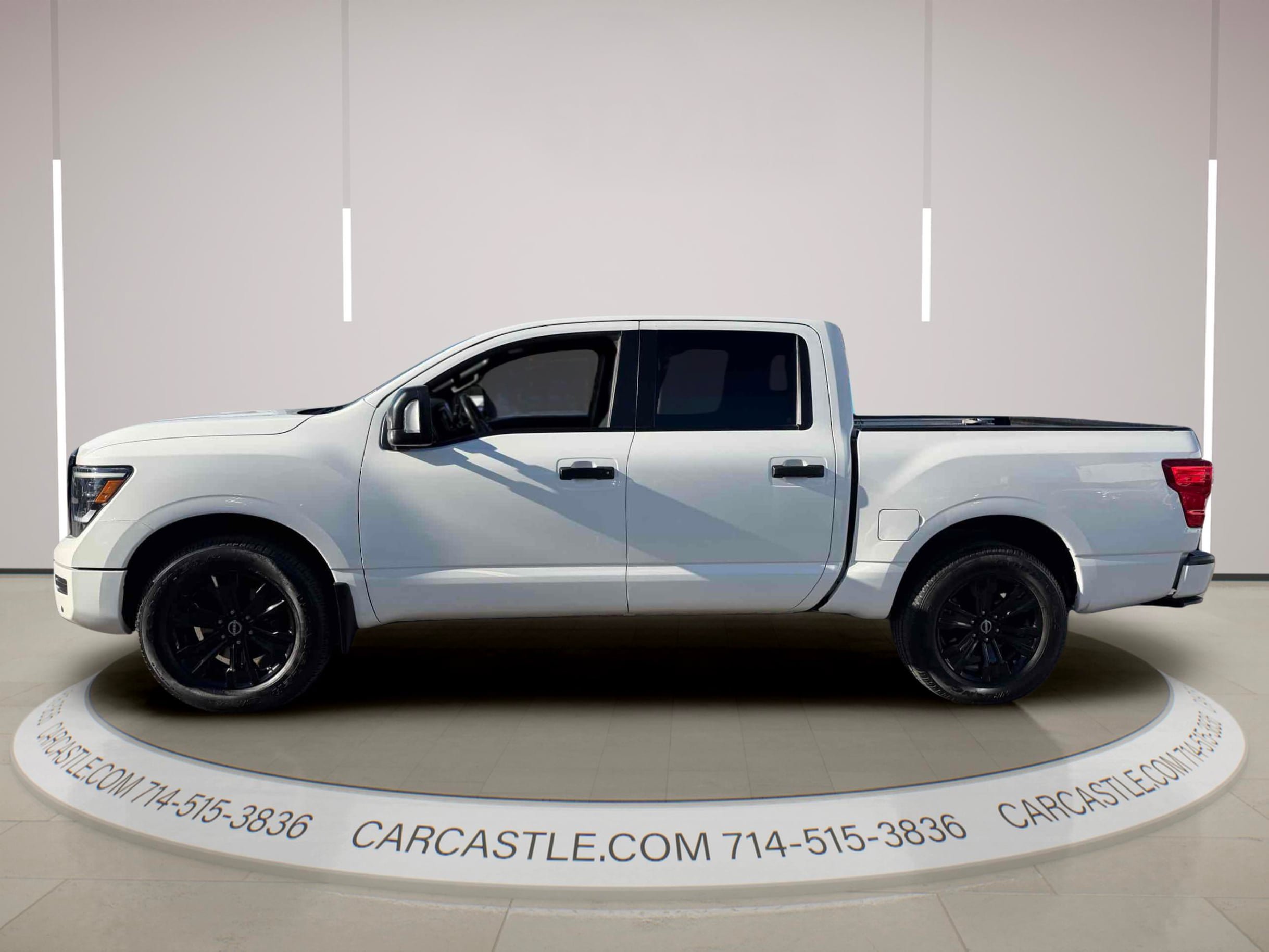 Used 2023 Nissan Titan SV w/ SV Convenience Package AWD/4WD image 2