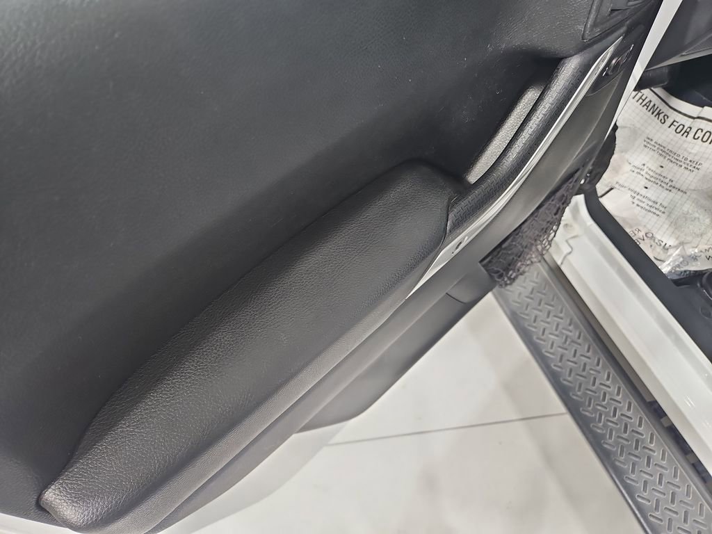 Used 2015 Jeep Wrangler Unlimited Sahara image 12