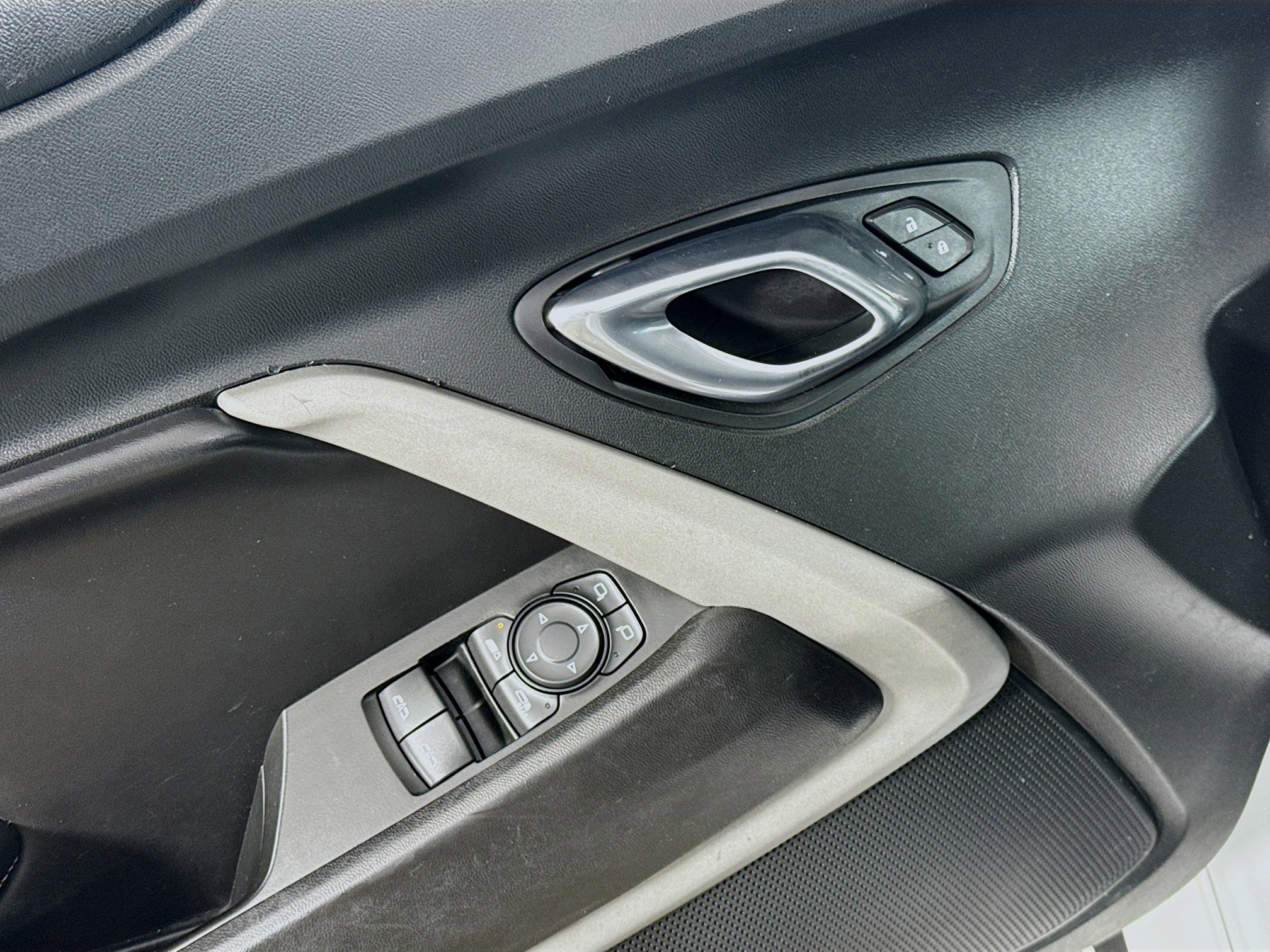 Used 2019 Chevrolet Camaro LT image 24