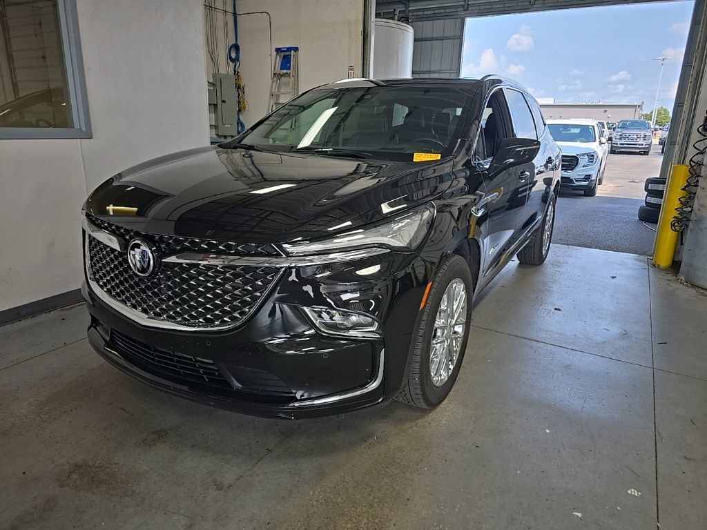 Used 2023 Buick Enclave Avenir w/ Avenir Technology Package AWD/4WD image 2