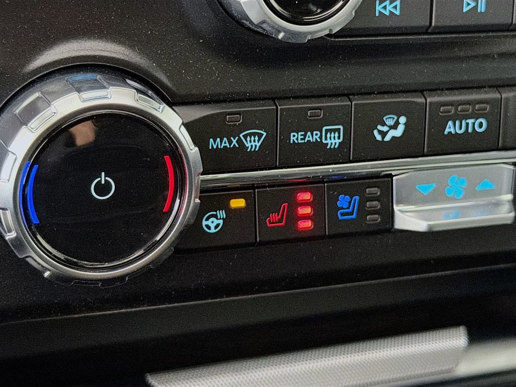 New 2025 Ford F350 Platinum w/ FX4 Off-Road Package image 23