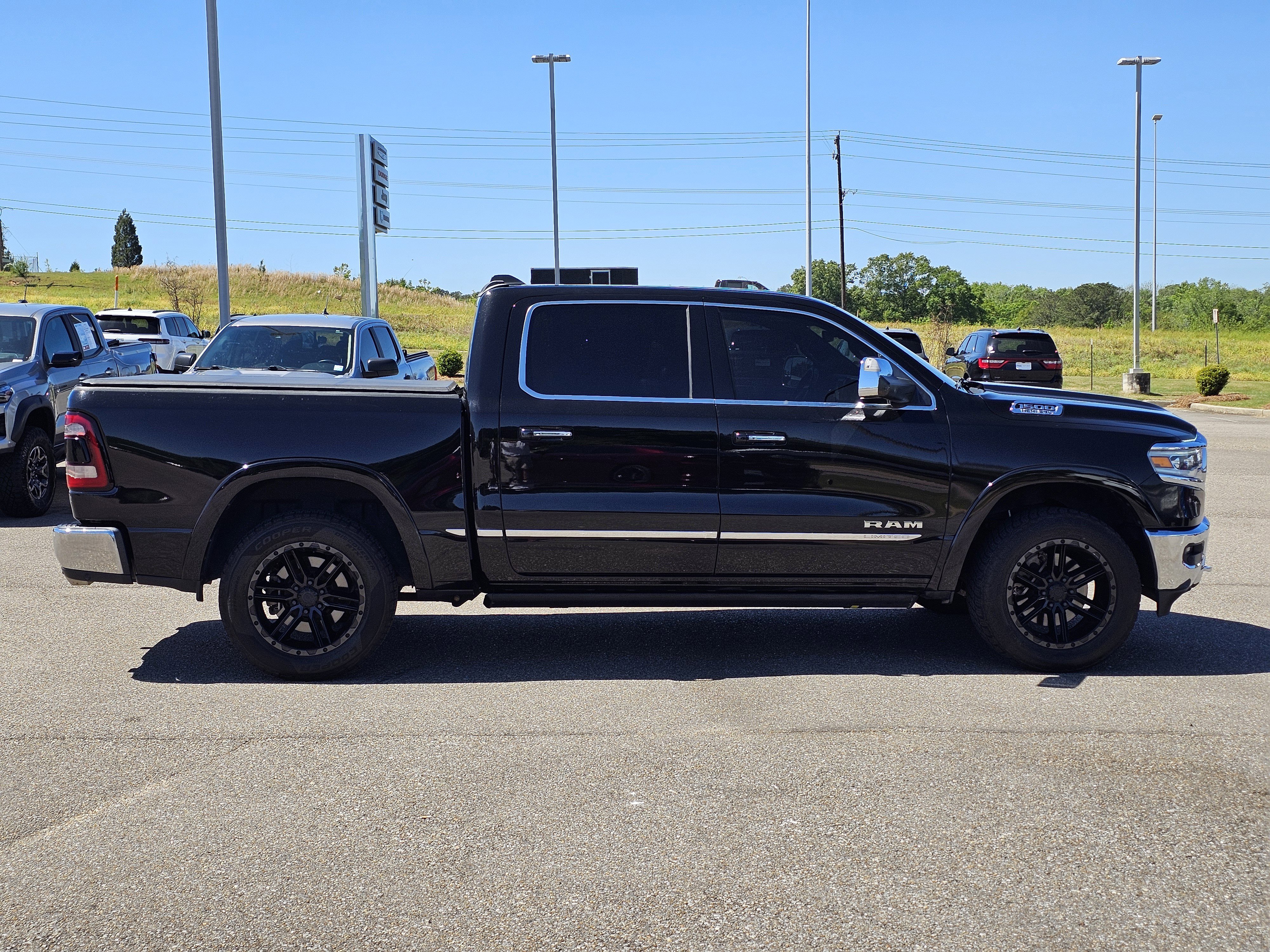 Used 2019 RAM 1500 Limited AWD/4WD image 8