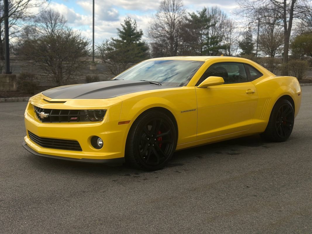 Used 2013 Chevrolet Camaro SS w/ SS Performance Package image 3