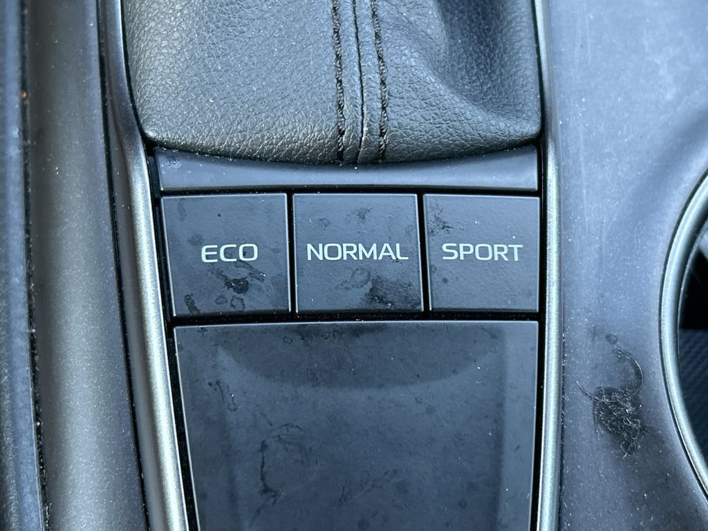 Used 2023 Toyota Camry SE w/ Convenience Package FWD image 33