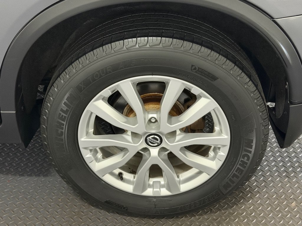 Used 2018 Nissan Rogue SV AWD/4WD image 19