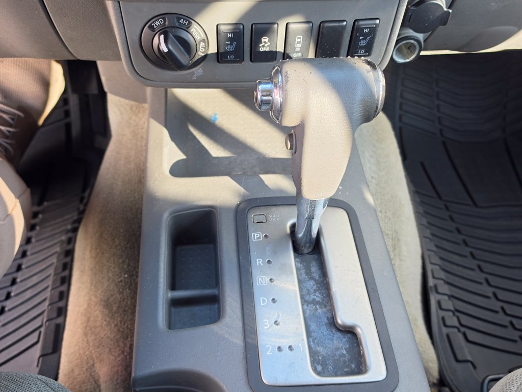 Used 2016 Nissan Frontier SV w/ SV Value Truck Package AWD/4WD image 18
