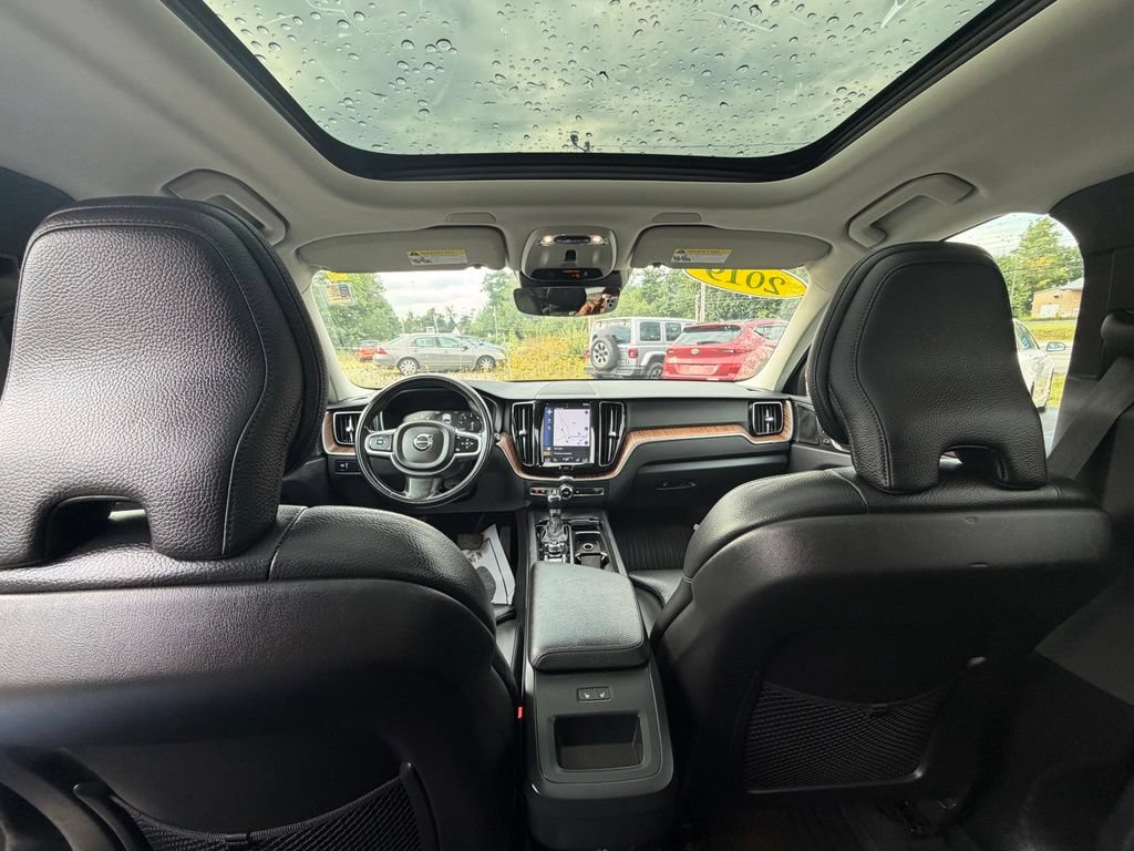 Used 2019 Volvo XC60 T6 Momentum w/ Multimedia Package AWD/4WD image 26