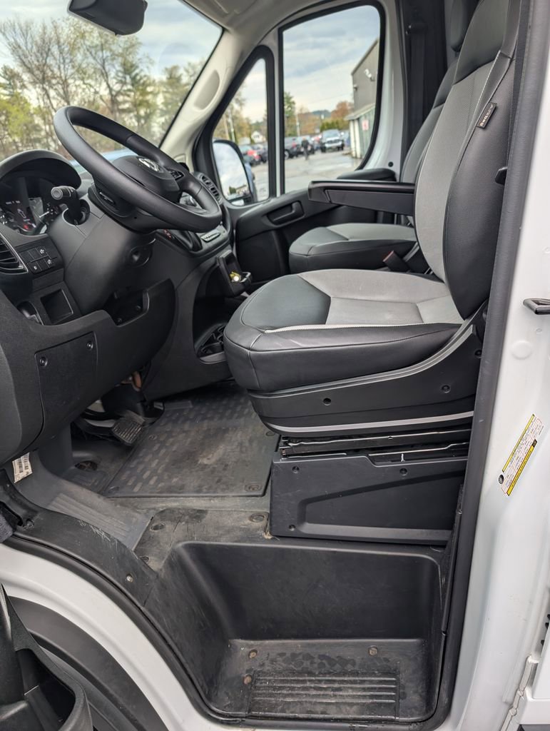 Used 2025 RAM ProMaster 2500 w/ Convenience Group FWD image 14