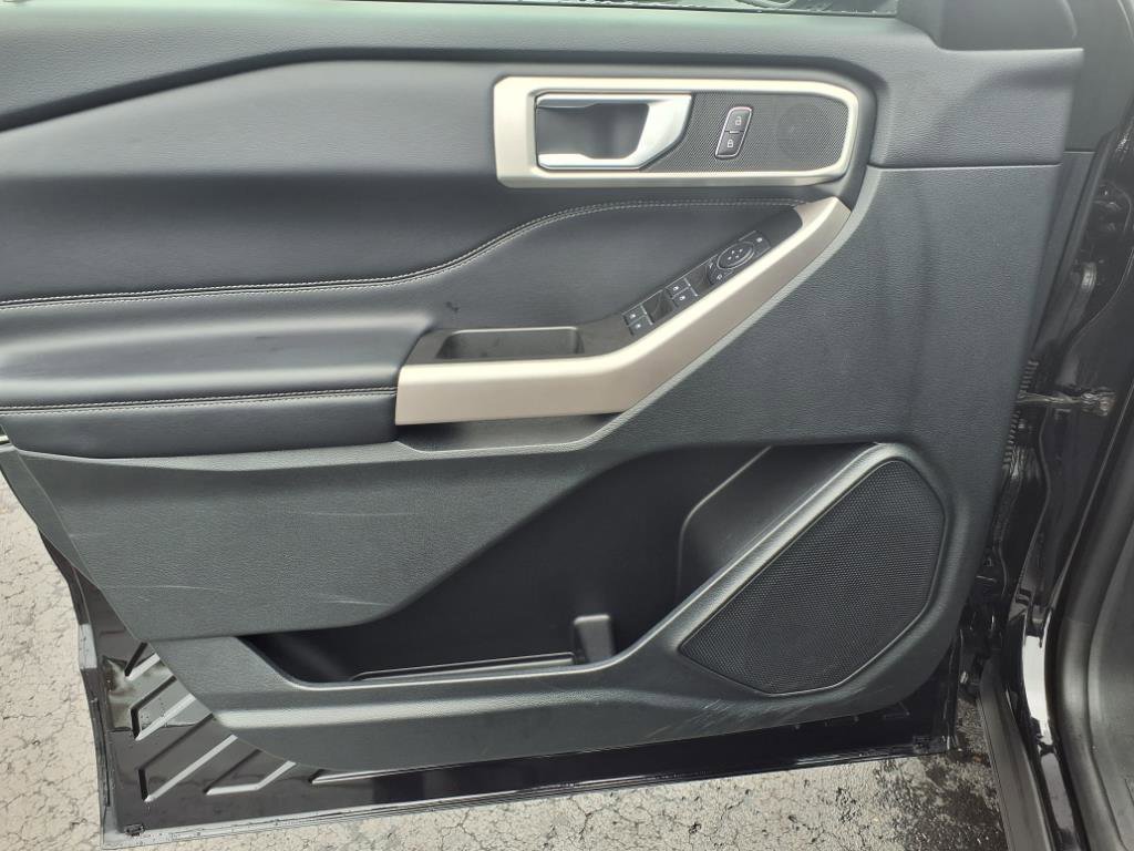 Used 2023 Ford Explorer XLT w/ Equipment Group 202A image 11