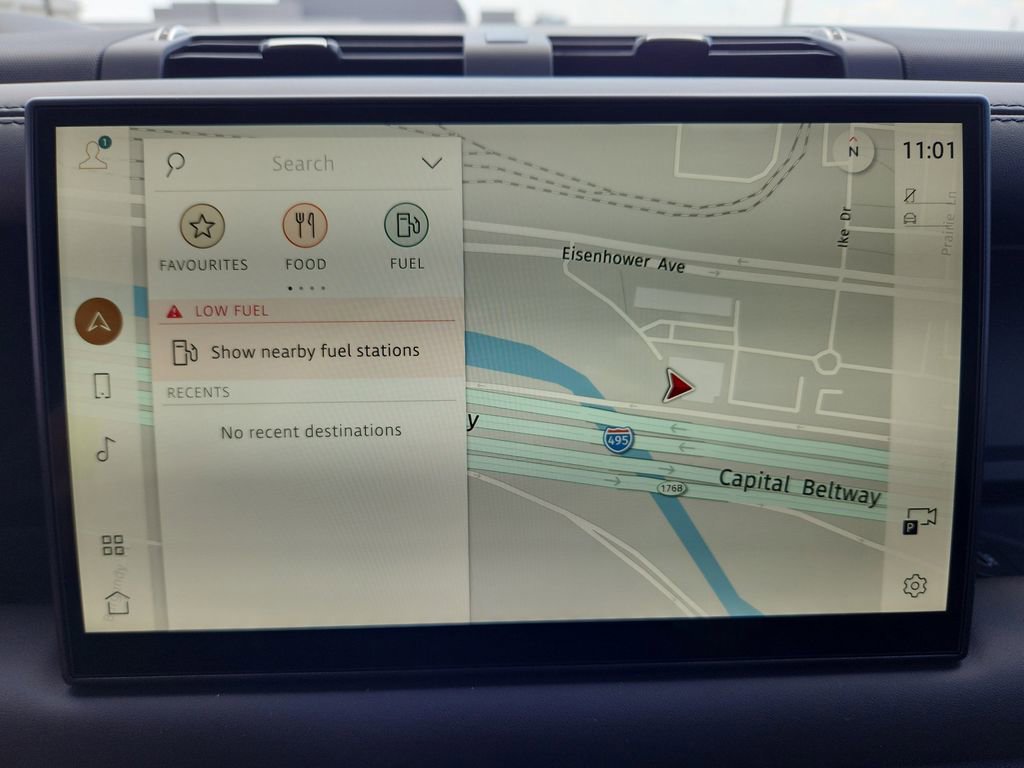 Used 2025 Land Rover Defender 130 X-Dynamic SE image 19