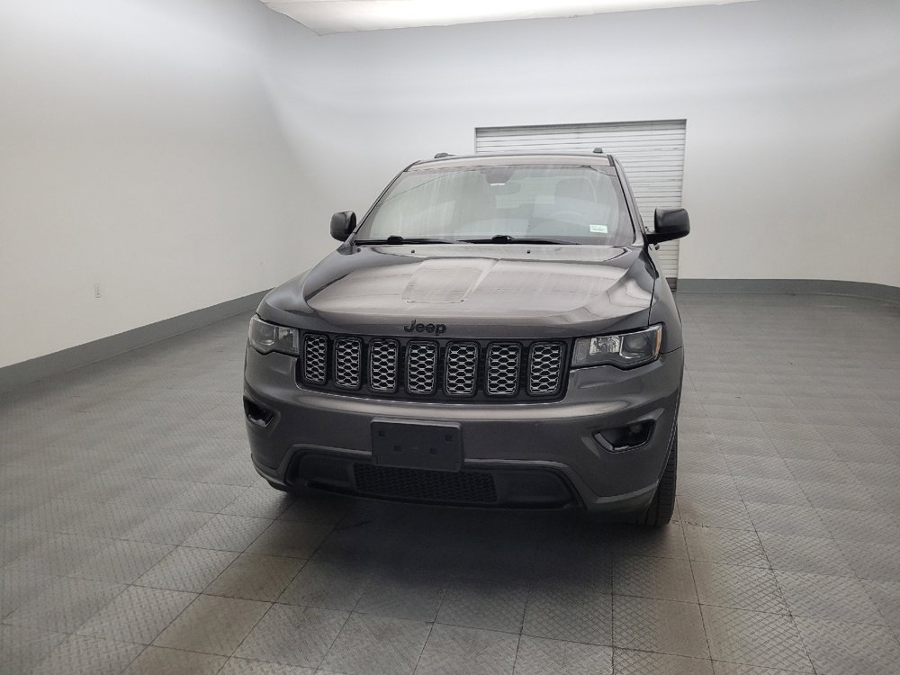 Used 2018 Jeep Grand Cherokee Altitude RWD image 15