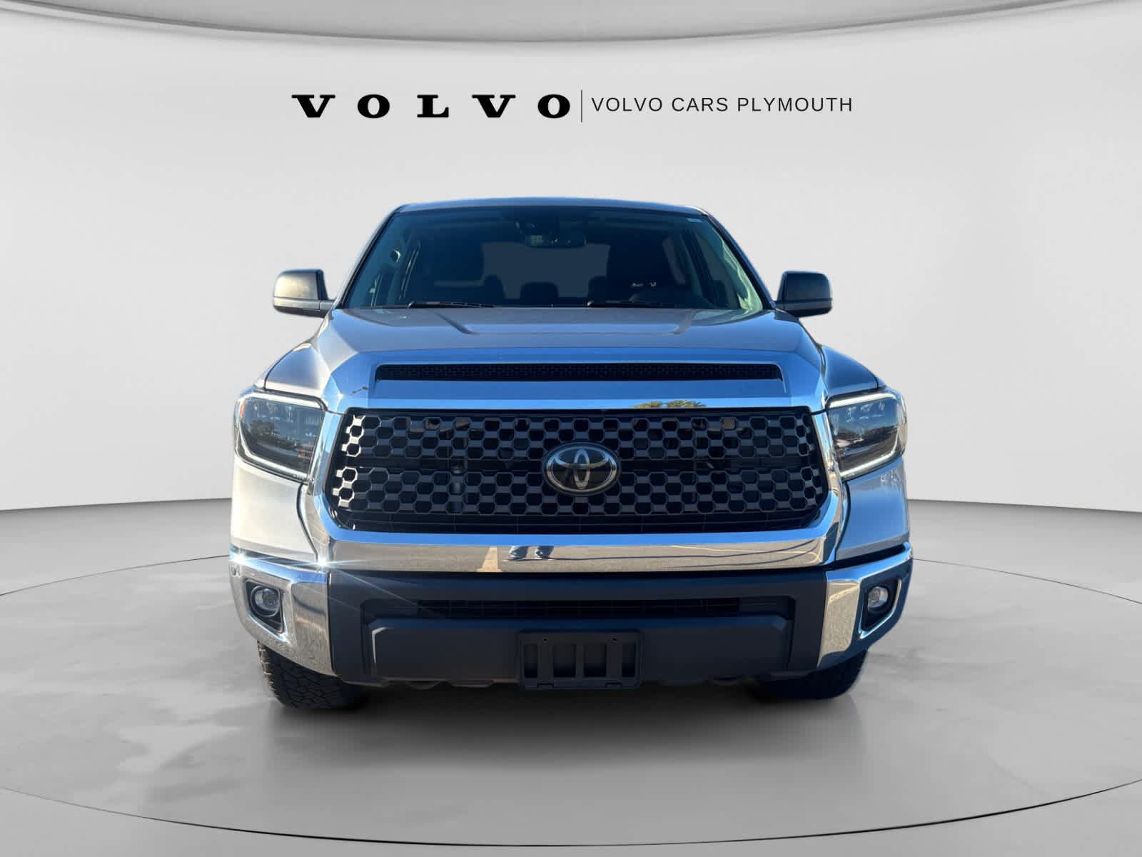 Used 2020 Toyota Tundra 4x4 CrewMax image 2