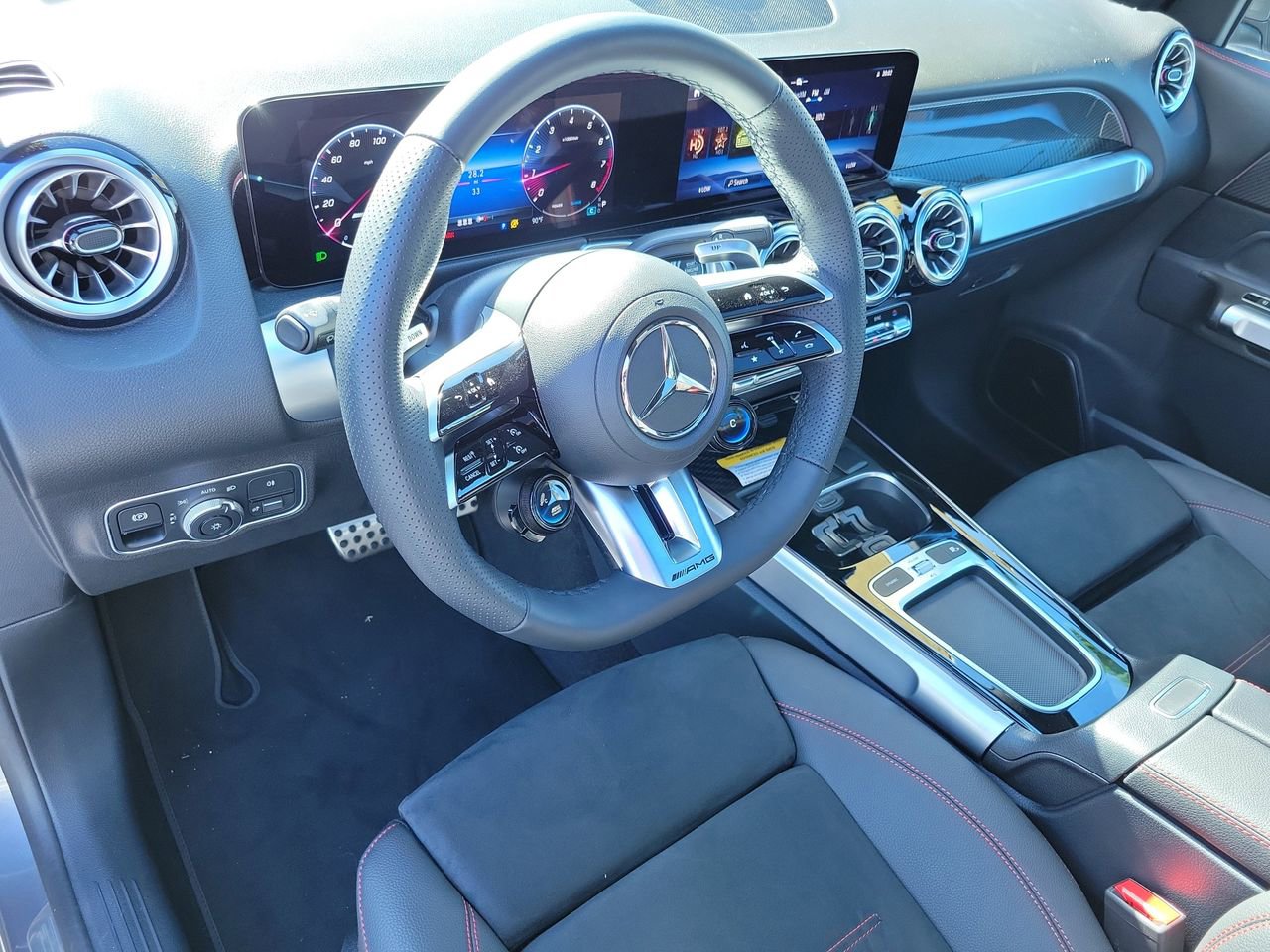 New 2025 Mercedes-Benz GLB 35 AMG 4MATIC image 18