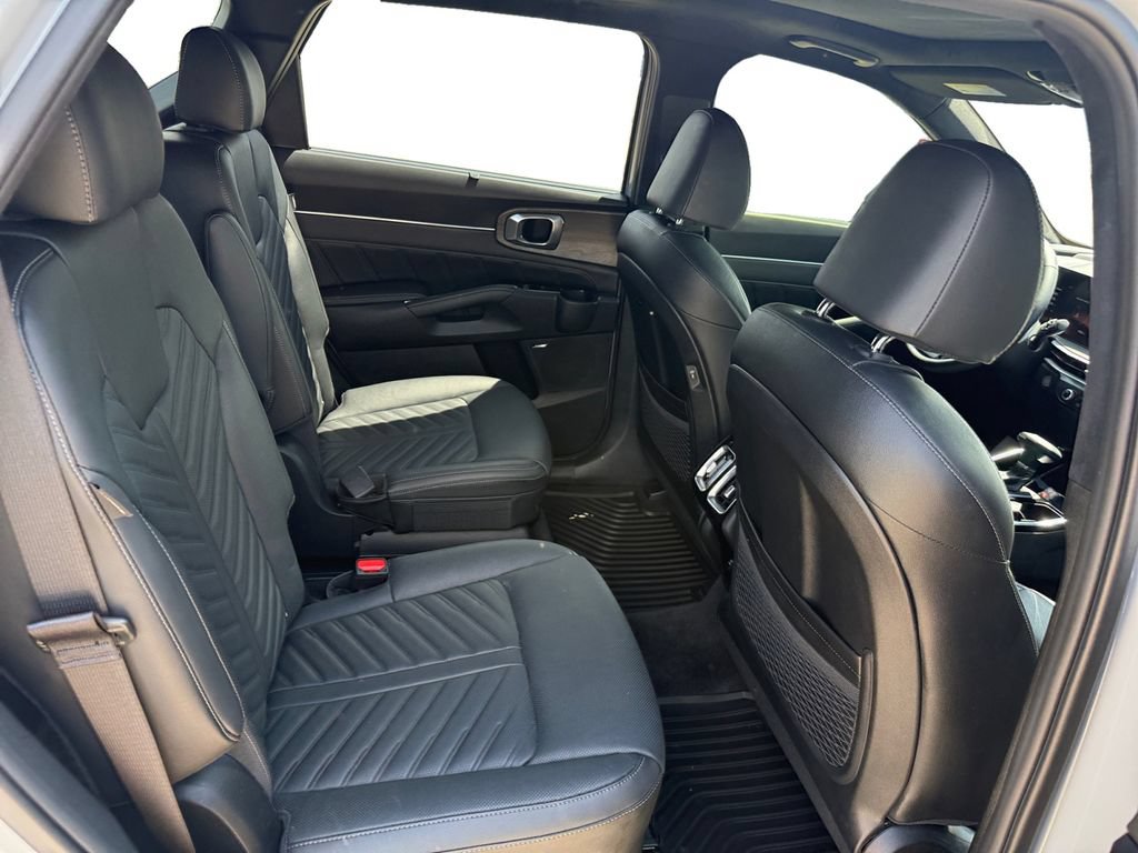 Used 2025 Kia Sorento SX Prestige AWD/4WD image 17