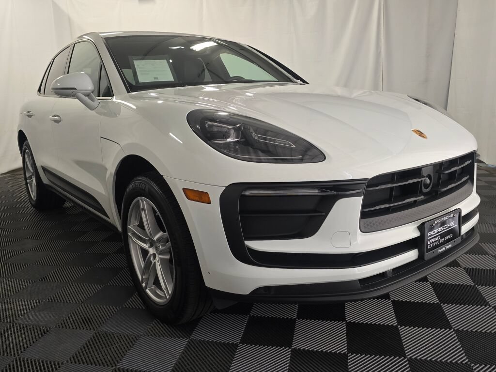 Certified 2024 Porsche Macan AWD/4WD image 9