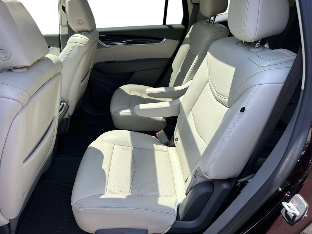 Used 2020 Cadillac XT6 Premium Luxury AWD/4WD image 29