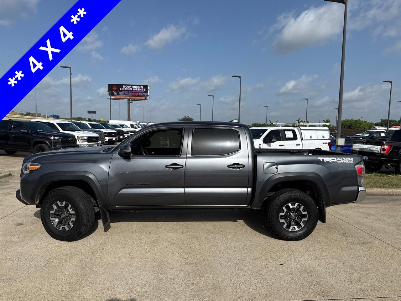 Used 2022 Toyota Tacoma TRD Off-Road AWD/4WD image 3