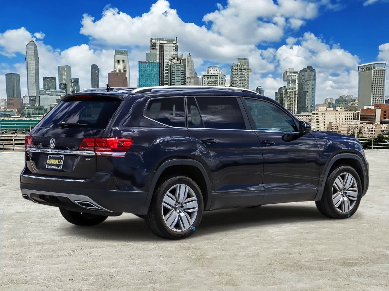 Used 2019 Volkswagen Atlas SE w/ Towing Package FWD image 4