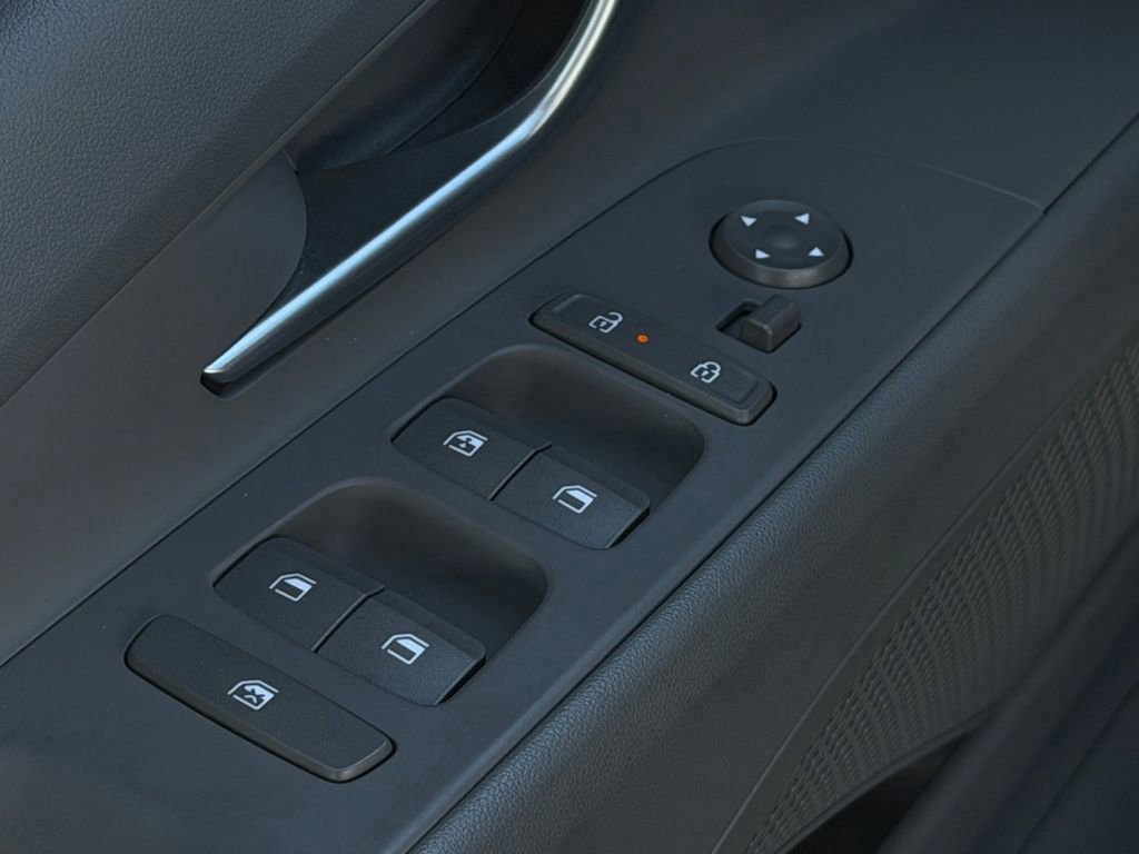 Used 2025 Hyundai Elantra Sport image 18