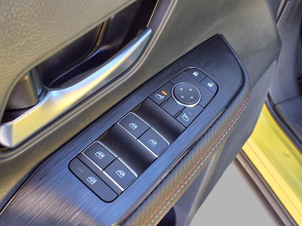 Certified 2025 Nissan Kicks SR image 20