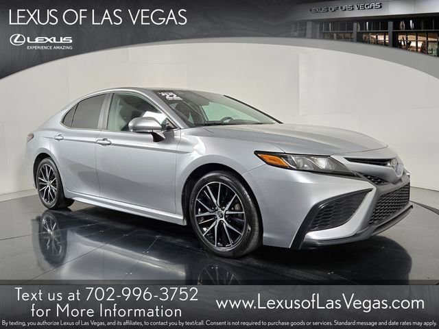 Used 2022 Toyota Camry SE w/ Carpet Mat Package (TMS) FWD image 1