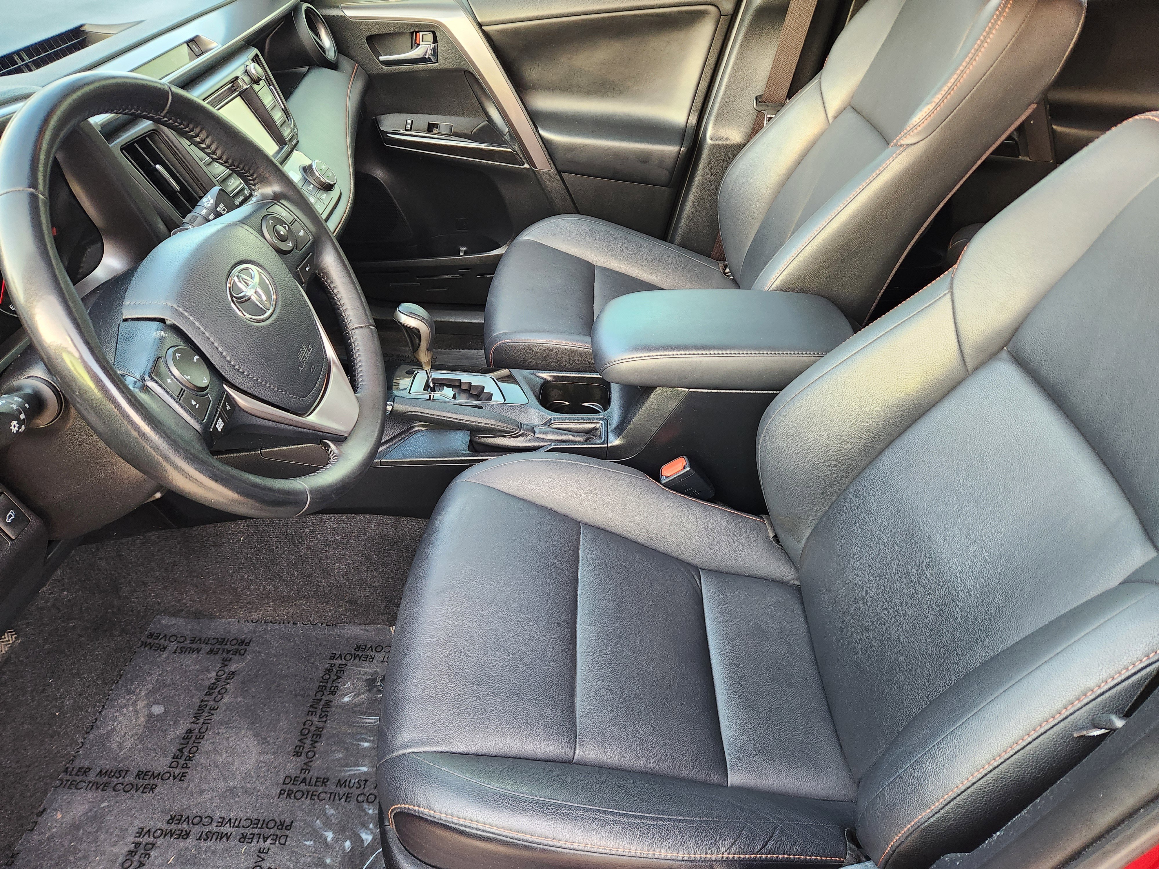 Used 2018 Toyota RAV4 SE image 15