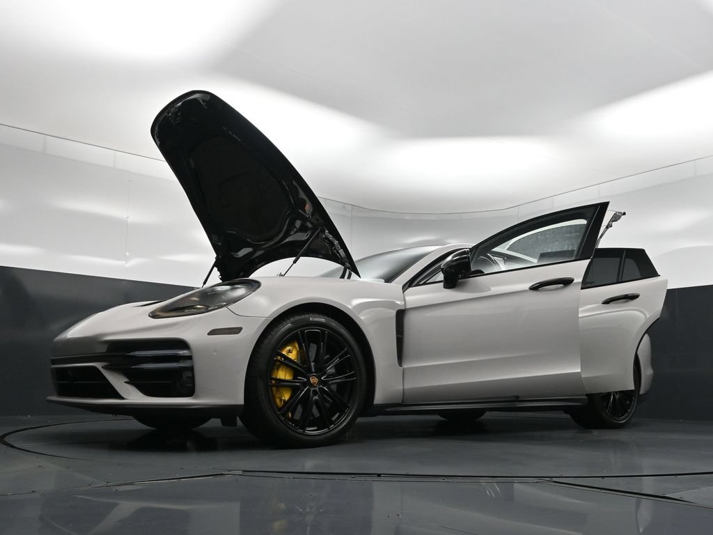 Certified 2022 Porsche Panamera Turbo S w/ Assistance Package AWD/4WD image 39