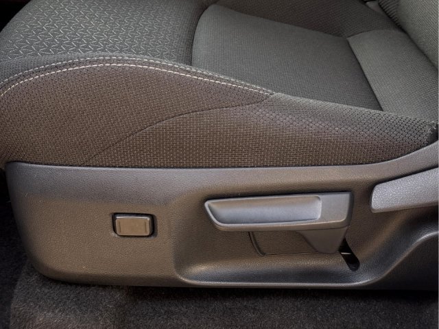 Used 2025 Toyota 4Runner SR5 AWD/4WD image 14