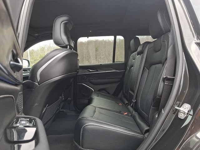 Used 2024 Jeep Grand Cherokee Overland w/ Adv Protech Group III AWD/4WD image 10
