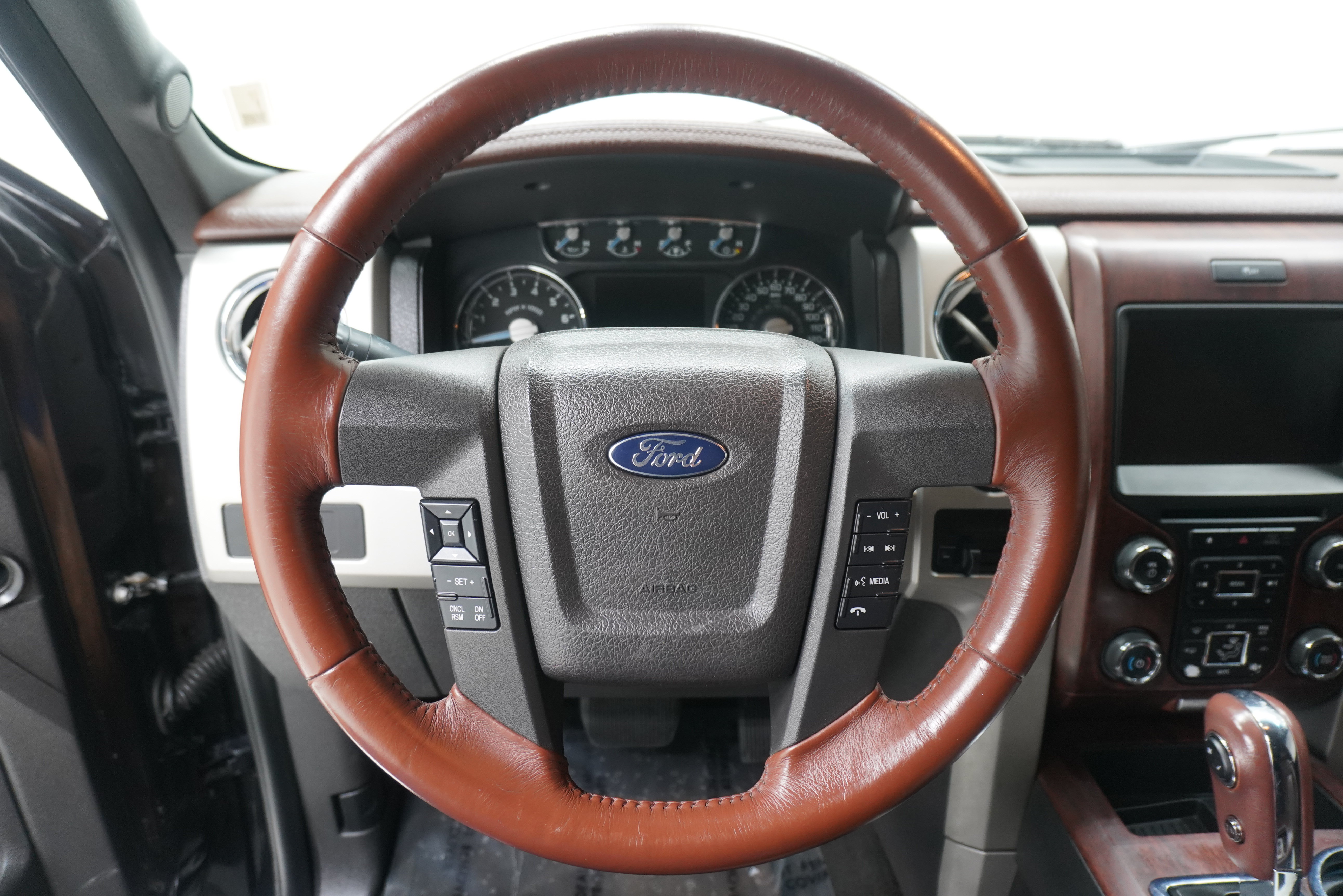 Used 2014 Ford F150 King Ranch w/ King Ranch Luxury Package AWD/4WD image 18