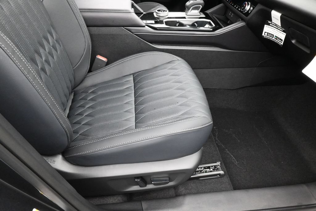 New 2026 Mitsubishi Outlander SEL FWD image 47