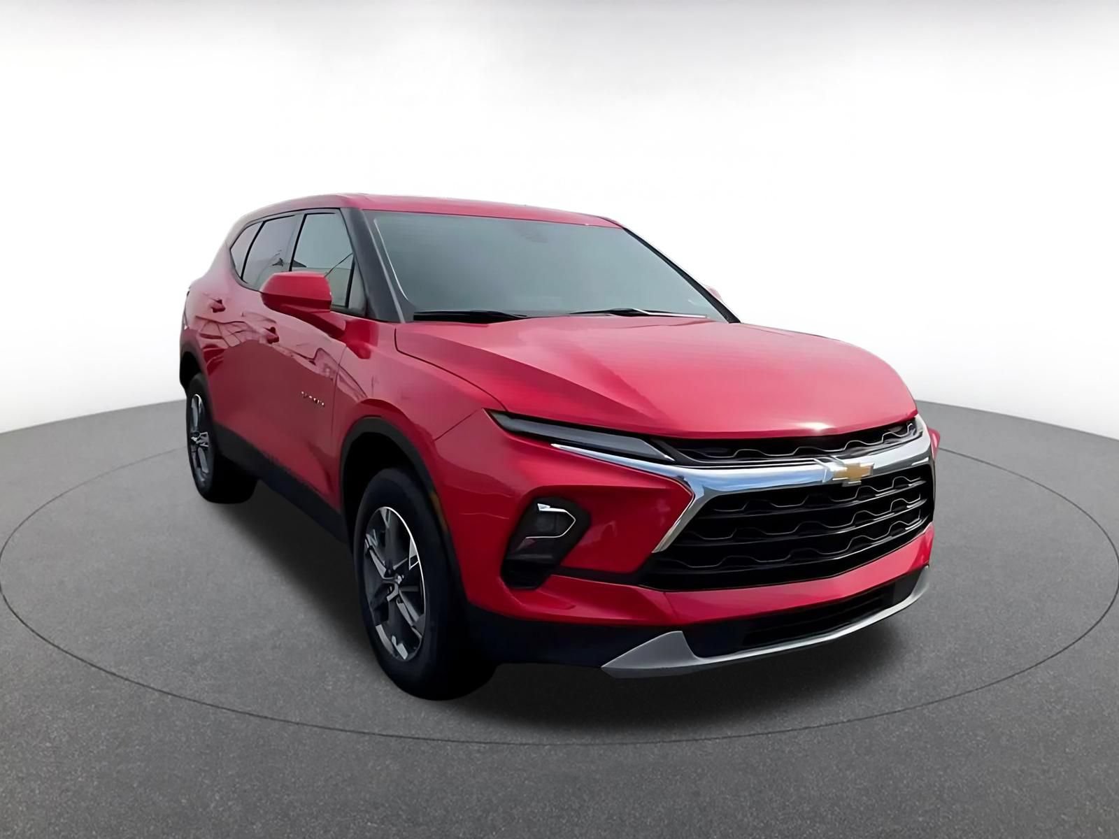 Used 2026 Chevrolet Blazer LT FWD image 3