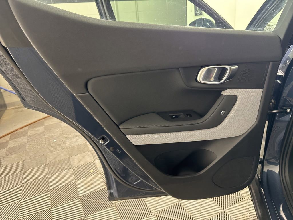 Used 2023 Polestar Polestar 2 w/ Pilot Pack AWD/4WD image 18