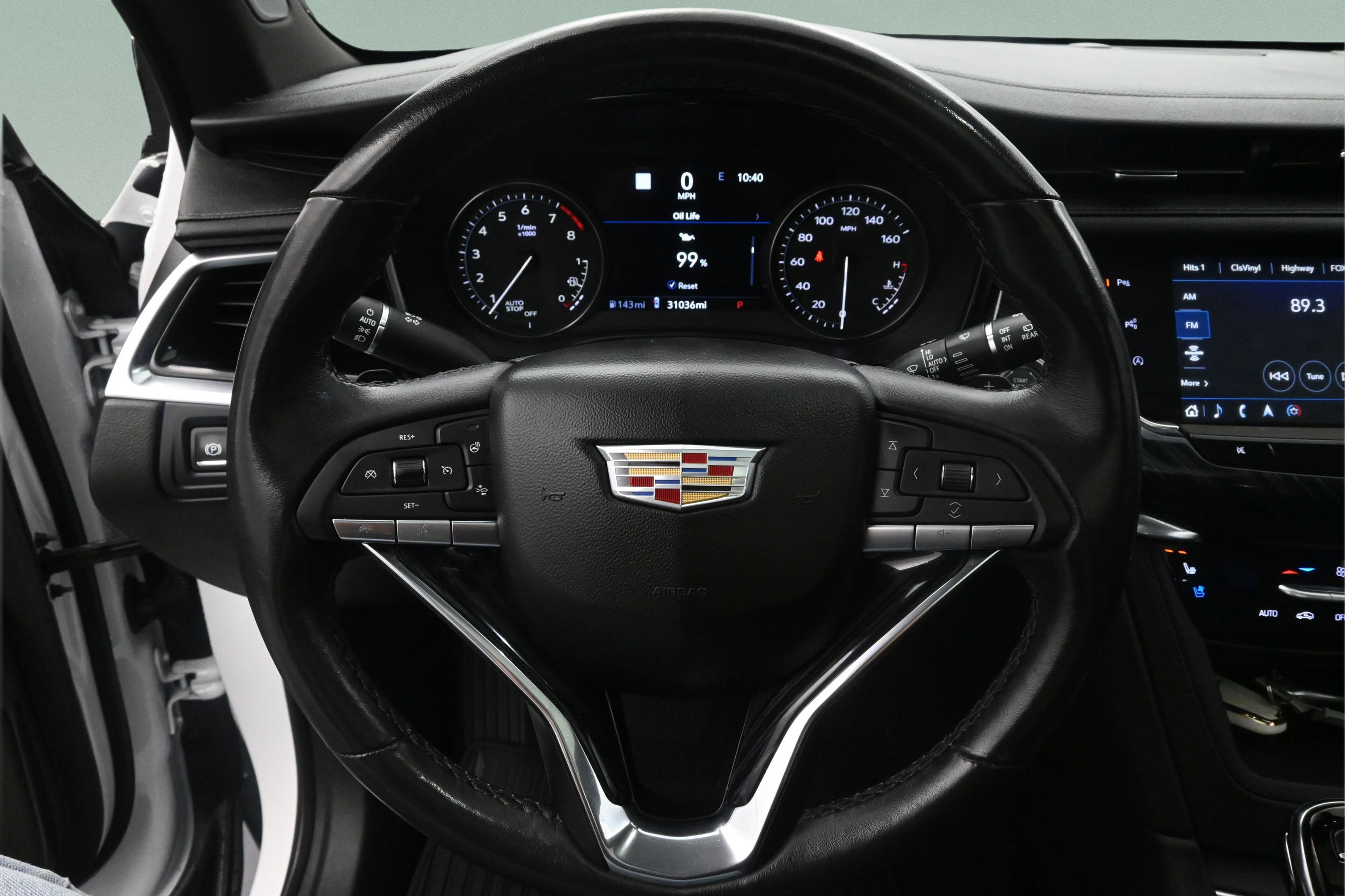 Used 2023 Cadillac XT6 Premium Luxury w/ Technology Package FWD image 26