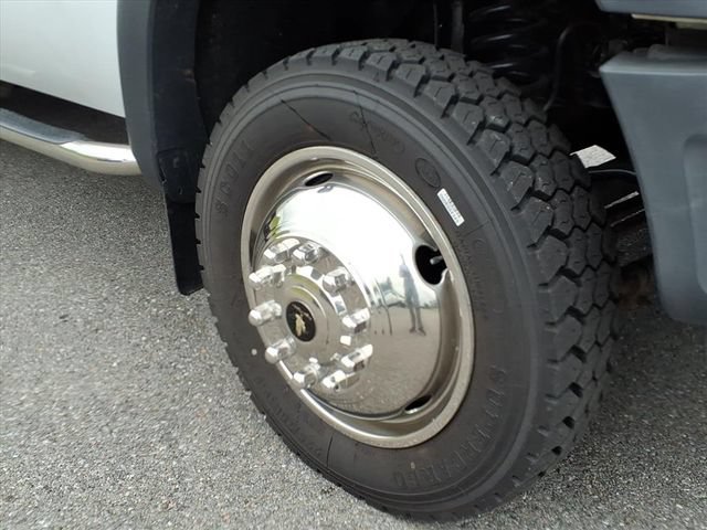Used 2012 Ford F550 4x4 Regular Cab Super Duty w/ Payload Upgrade Pkg image 4