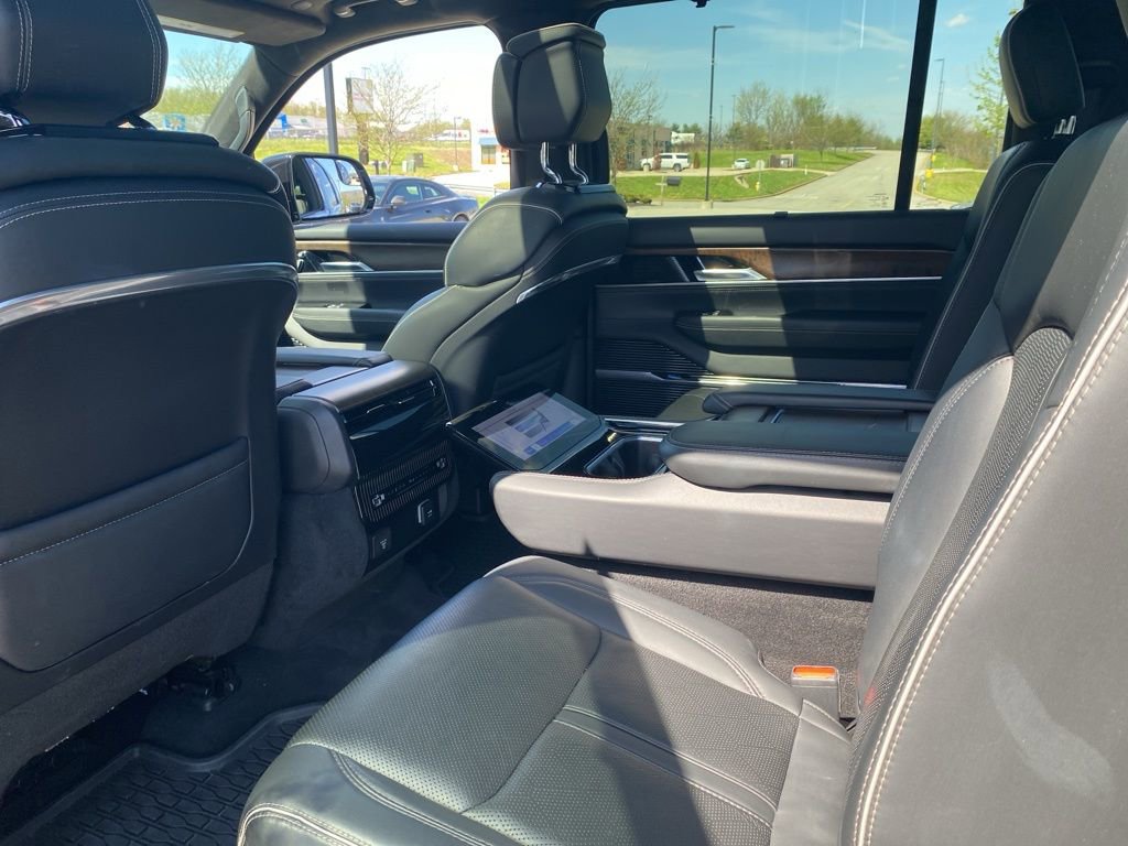 Used 2022 Jeep Grand Wagoneer Series II image 7