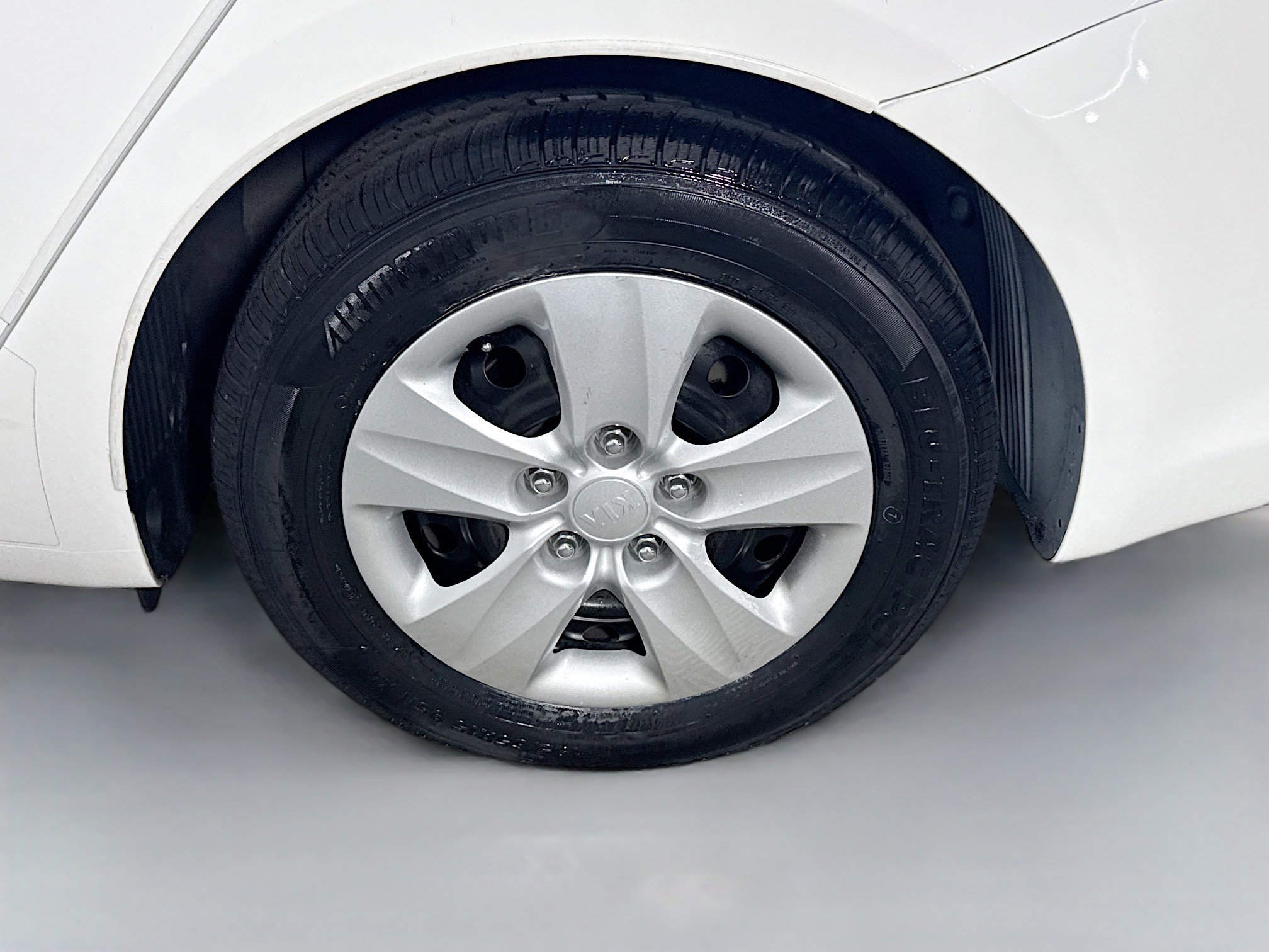 Used 2017 Kia Forte LX image 35